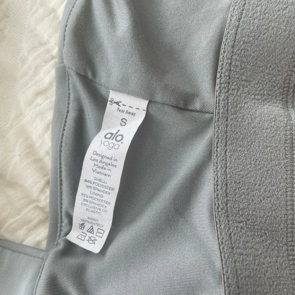 ALO Yoga Gray Zip-Front Sports Bra & High-Waist Leggings Set